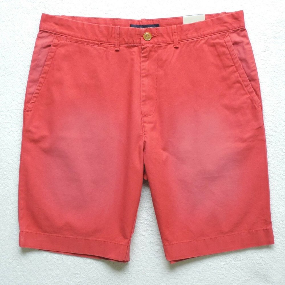 Tommy Hilfiger Men's Custom Fit Solid Shorts Size: 35